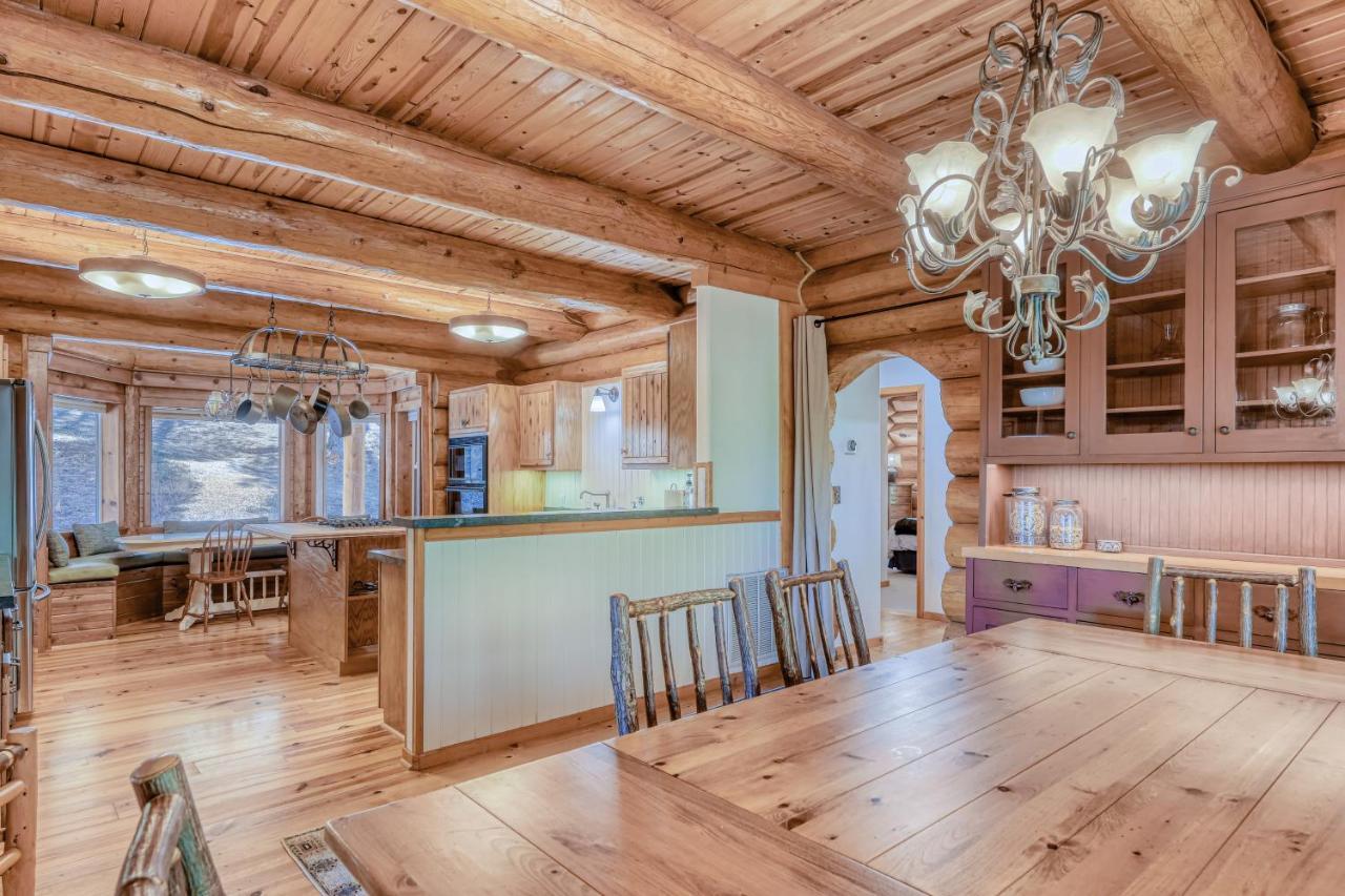 Log Cabin Estate - Falcon Ridge ทรักกี ภายนอก รูปภาพ