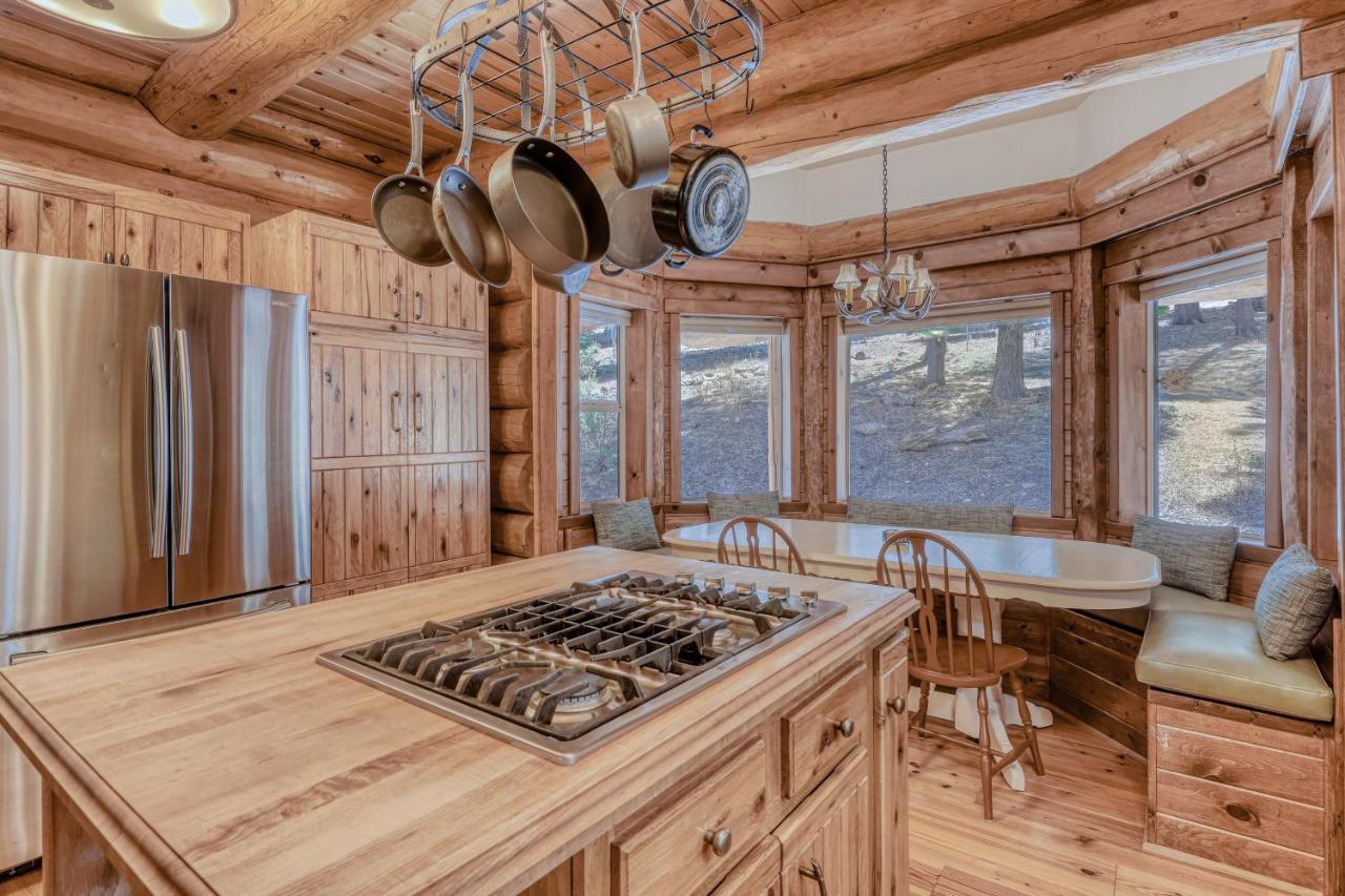 Log Cabin Estate - Falcon Ridge ทรักกี ภายนอก รูปภาพ